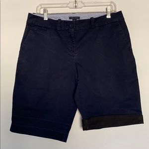 Tommy Hilfiger women’s cargo shorts size 10